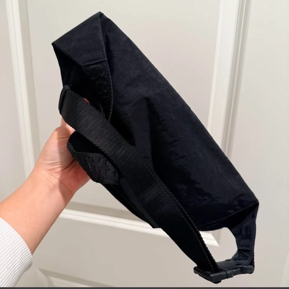 Baggu crescent Fanny - Picture 2 of 3